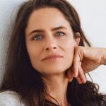 Amanda Peet Discusses Her Lobular Breast Cancer Diagnosis